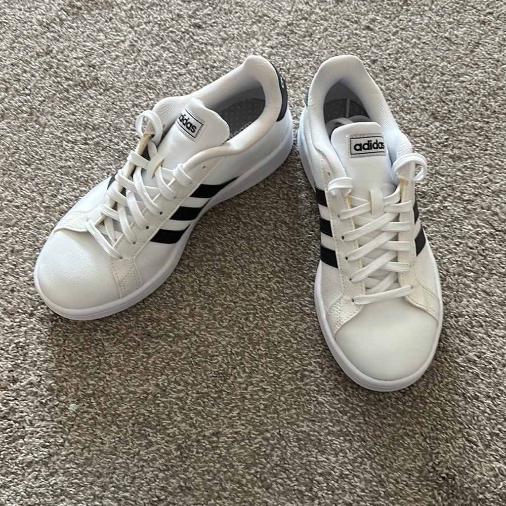 Womens casual grand court sneakers.